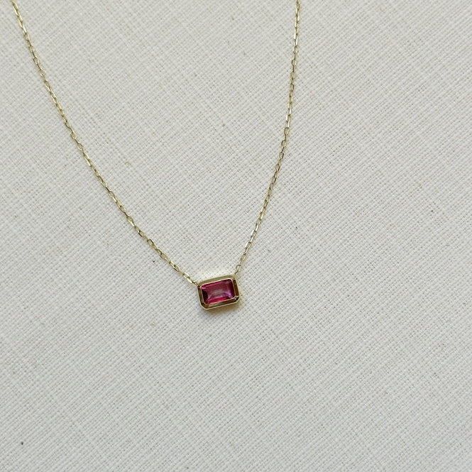 Cadena de oro amarillo 14k con un Zafiro Rosa
