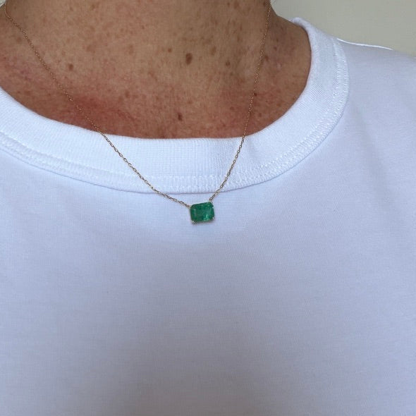 Cadena con dije de Esmeralda