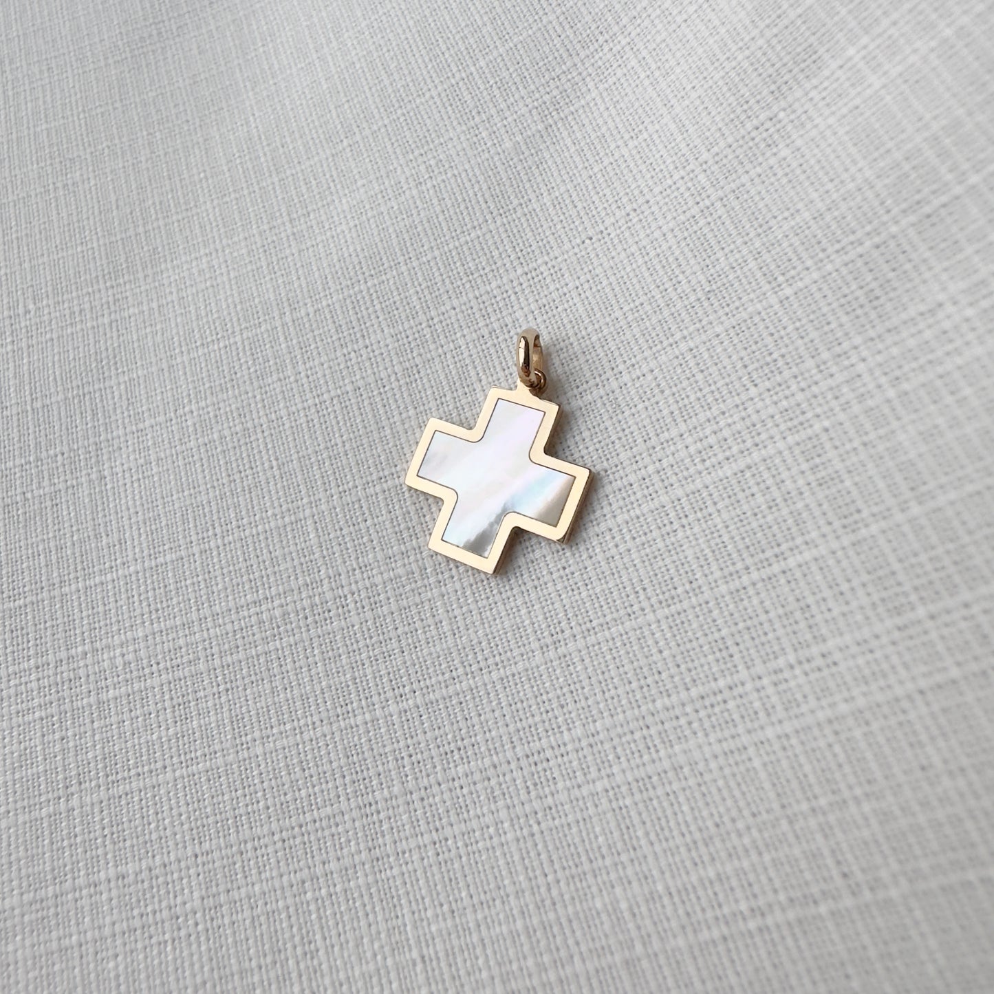 Dije cruz suiza en oro rosa