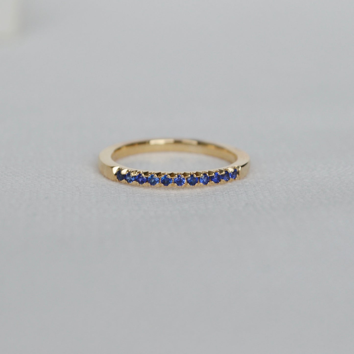 Churumbela de Zafiros en oro 14k piedra del mes de Septiembre