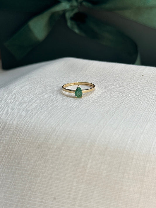Anillo solitario de Esmeralda corte pera