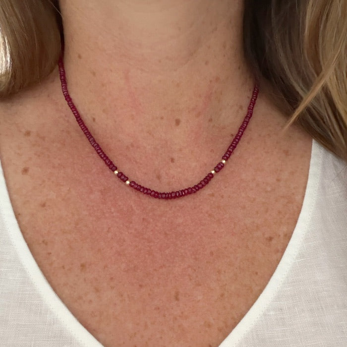 Collar de Rubíes naturales y oro de 10k