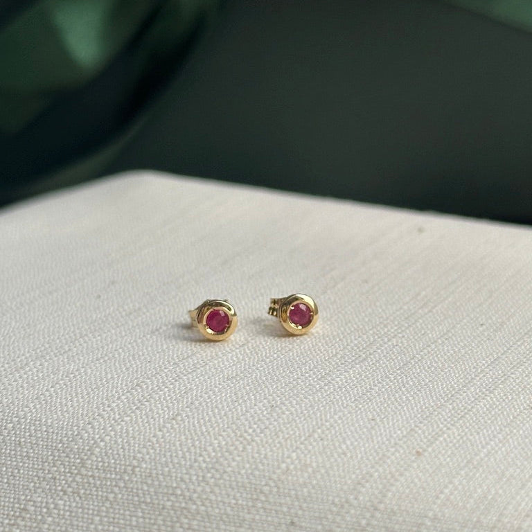 Aretes de Rubí biselados