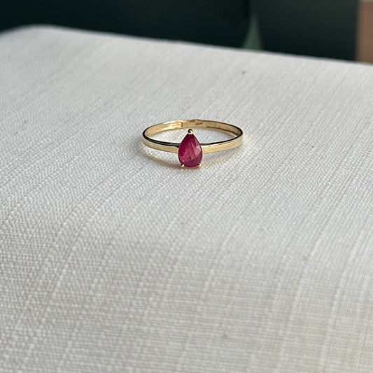 Anillo solitario de Rubí