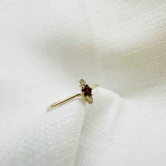 Anillo de oro con Rubíes y Diamantes