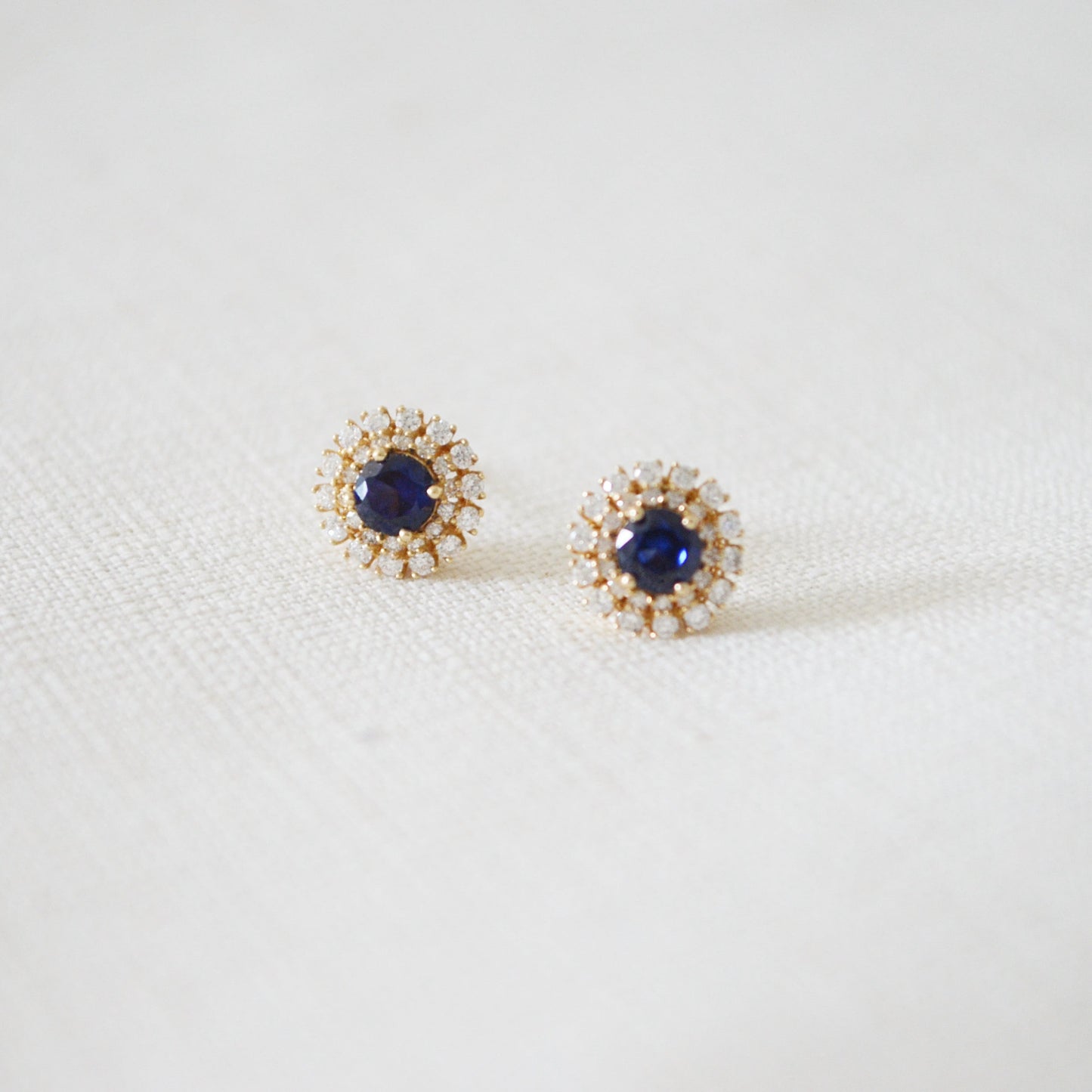 Aretes de oro amarillo 14K con Zafiros y Diamantes