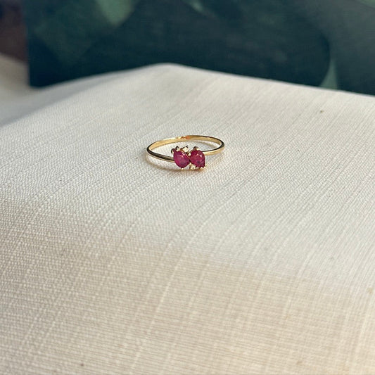 Anillo con dos Rubíes y diamantes