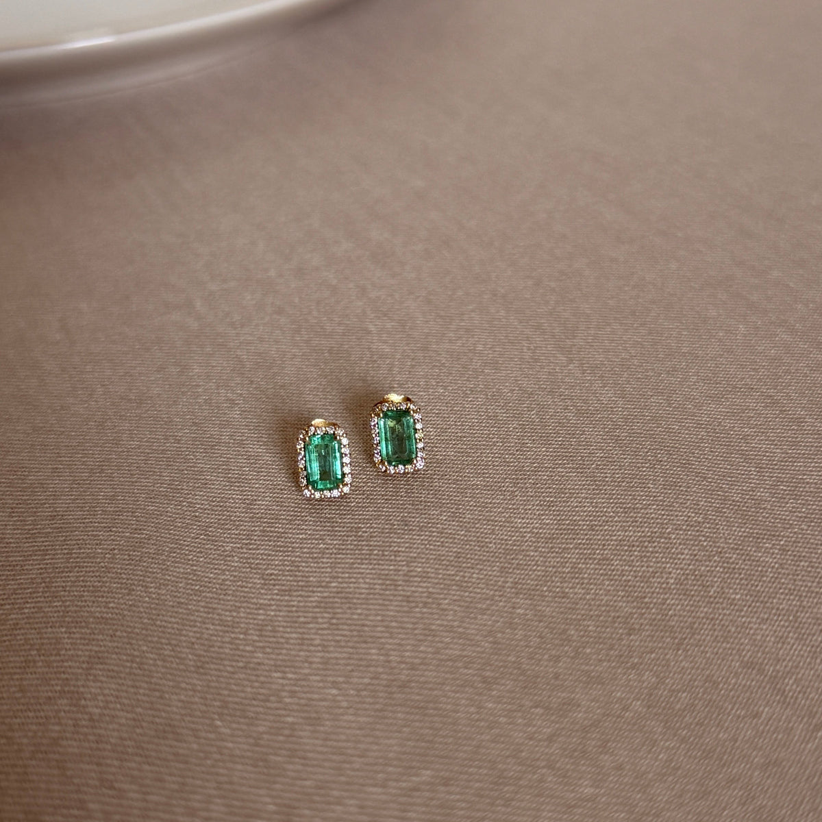Aretes de Esmeraldas con diamantes