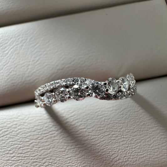 Churumbela entrelazada de diamantes